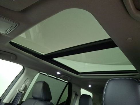 Used 2024 Honda Pilot Touring image 17