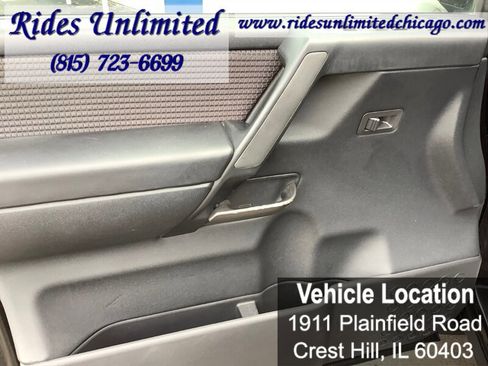 Used 2010 Nissan Titan SE w/ SE Value Truck Pkg image 10