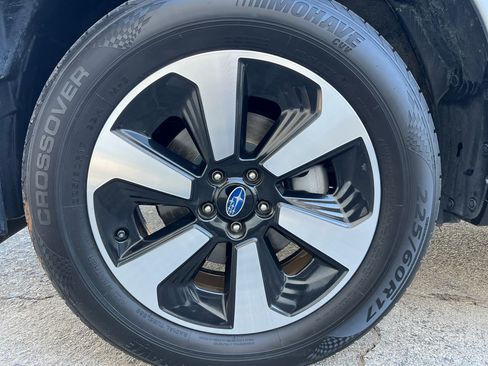 Used 2018 Subaru Forester 2.5i Premium w/ All-Weather Package image 46