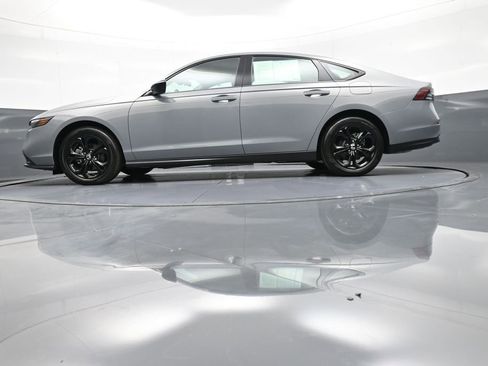 Used 2025 Honda Accord SE image 33