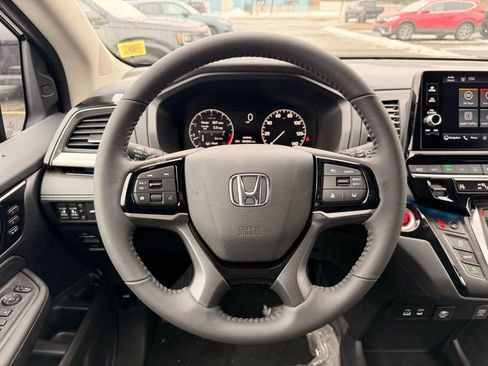 New 2026 Honda Odyssey Touring image 6