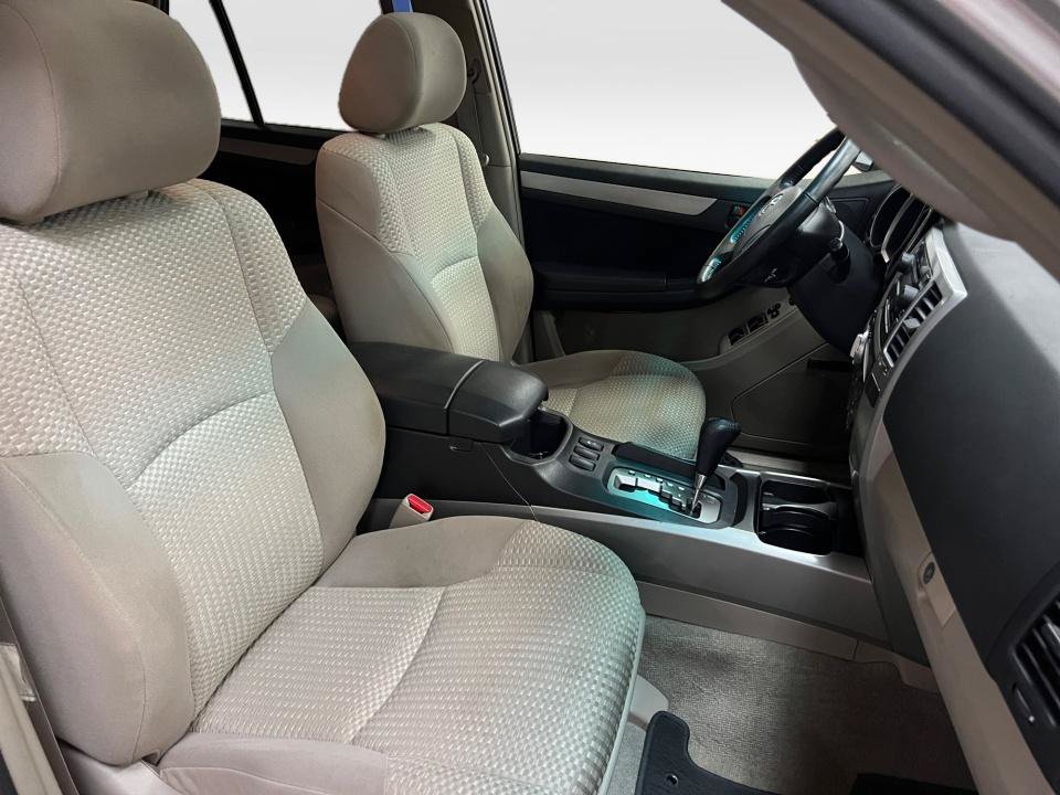 Used 2007 Toyota 4Runner SR5 AWD/4WD image 32