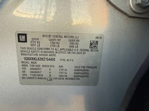 Used 2017 GMC Acadia SLE FWD image 27