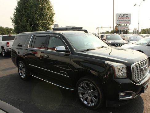 Used 2016 GMC Yukon XL Denali w/ Open Road Package AWD/4WD image 11