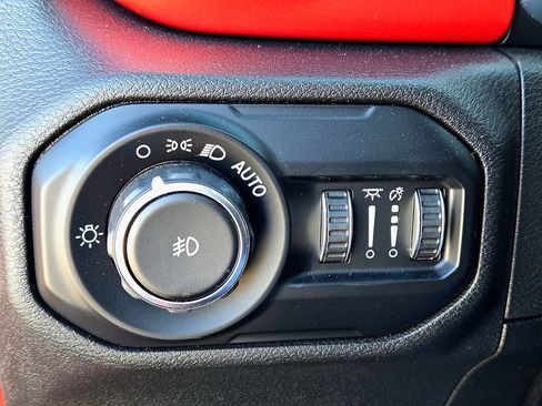 Used 2021 Jeep Wrangler Unlimited Rubicon w/ LED Lighting Group image 22