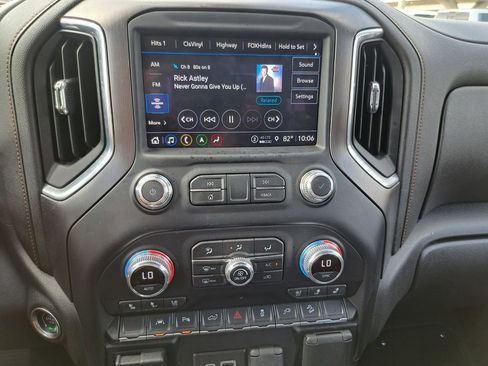 Used 2022 GMC Sierra 1500 AT4 w/ AT4 Premium Package image 10