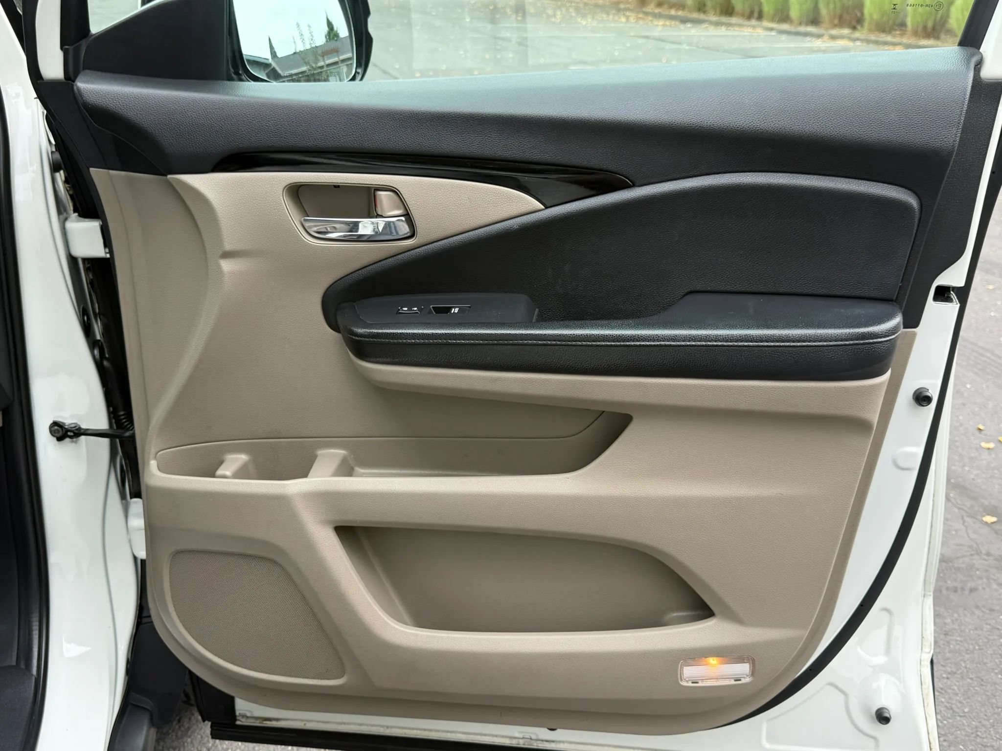 Used 2016 Honda Pilot Touring image 23