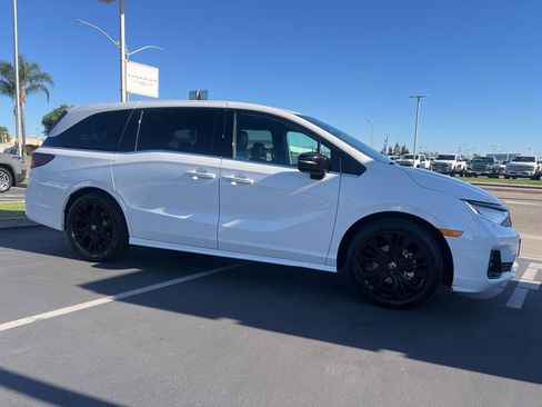 Used 2025 Honda Odyssey Sport-L image 8