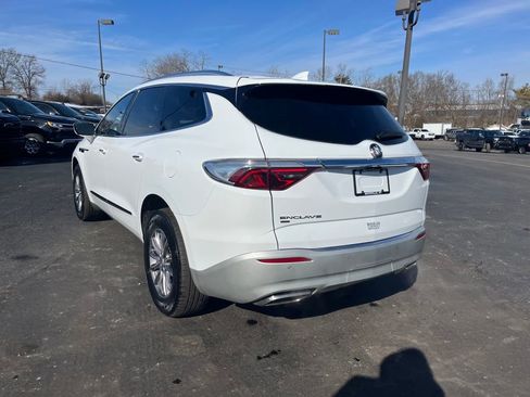 Used 2024 Buick Enclave Premium image 3