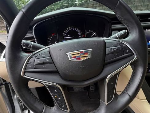 Used 2018 Cadillac XT5 Premium Luxury w/ Driver Assist Package AWD/4WD image 15