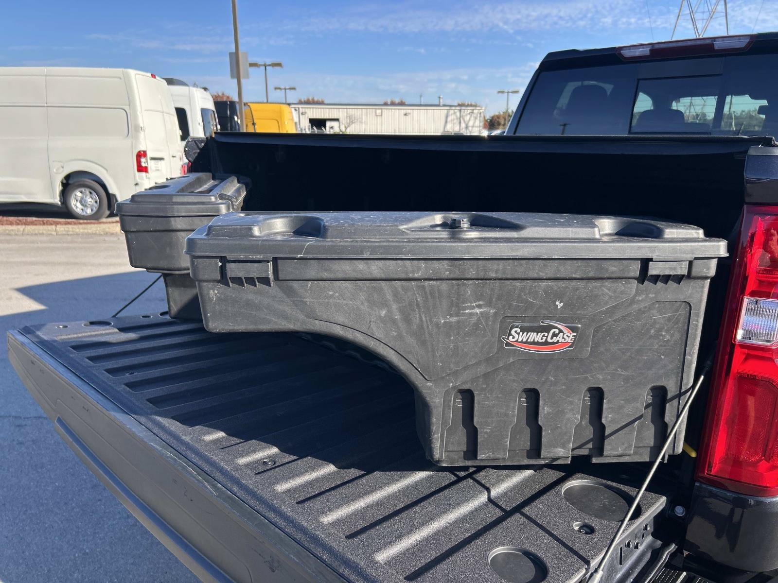 Used 2024 Chevrolet Silverado 1500 LTZ AWD/4WD image 17