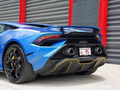 Used 2023 Lamborghini Huracan Tecnica RWD image 28