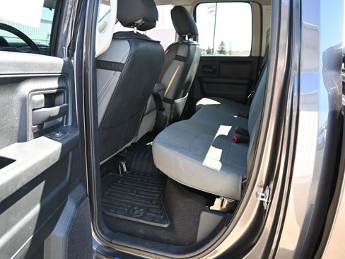 Used 2017 RAM 1500 Express w/ Express Value Package AWD/4WD image 24
