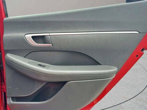 Used 2020 Hyundai Sonata SE w/ Cargo Package image 18