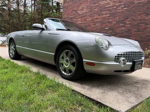 Used 2005 Ford Thunderbird RWD image 41