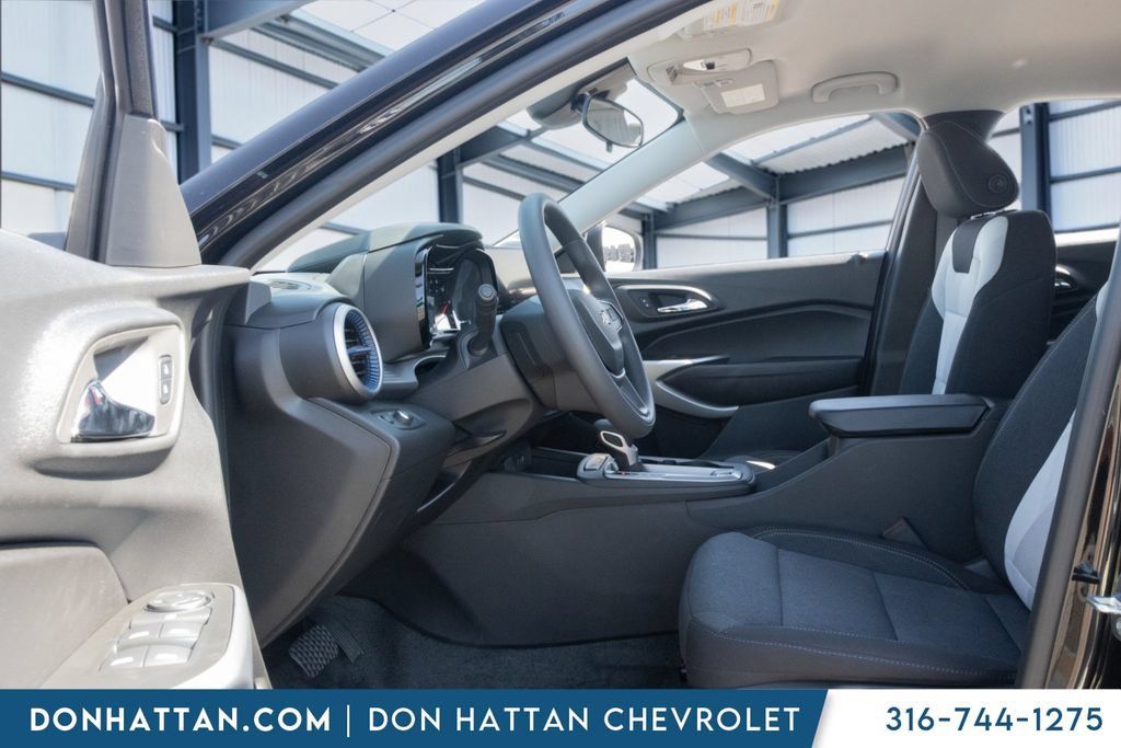 New 2026 Chevrolet Trax LS FWD image 4