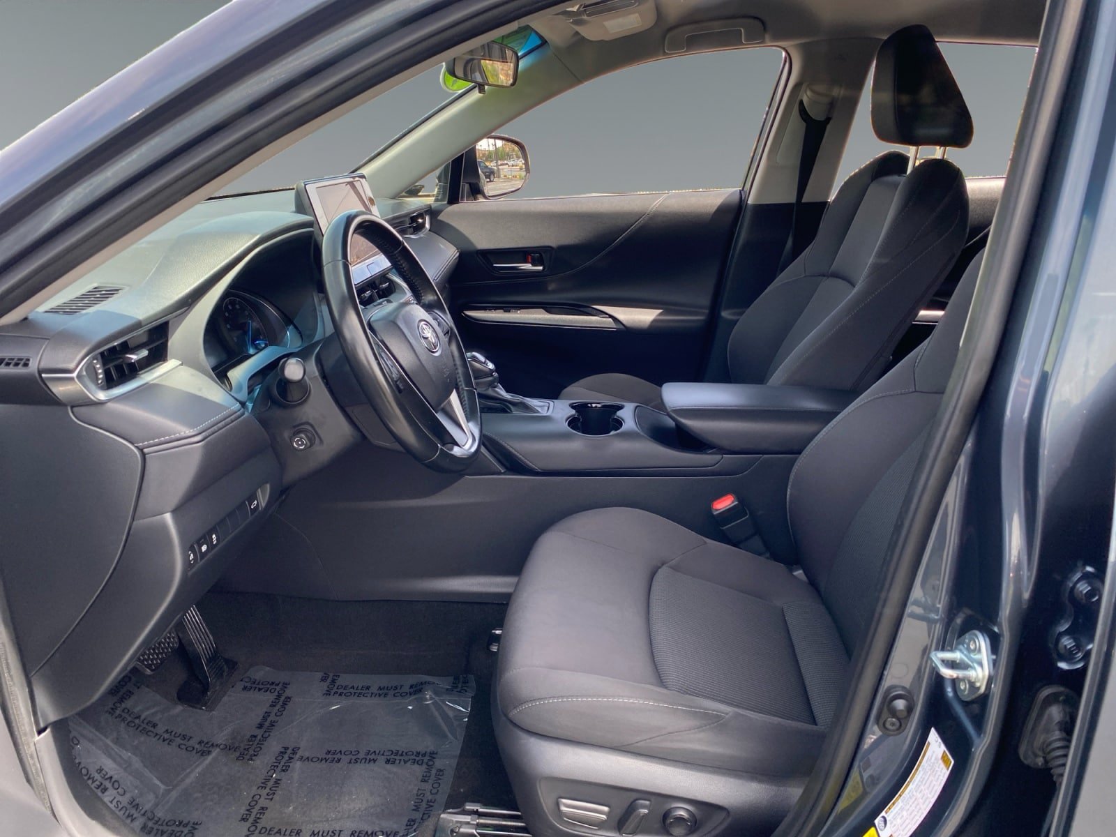 Used 2024 Toyota Venza LE AWD/4WD image 9