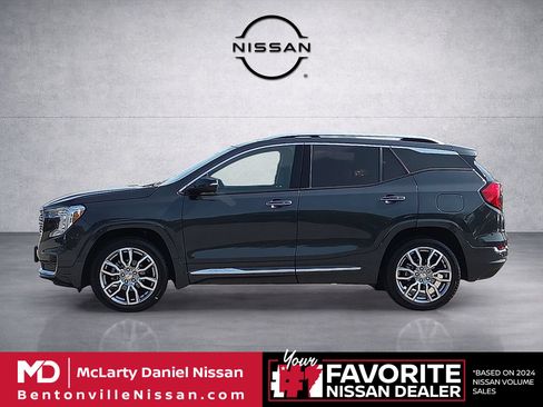 Used 2022 GMC Terrain Denali w/ LPO, Floor Liner Package AWD/4WD image 3