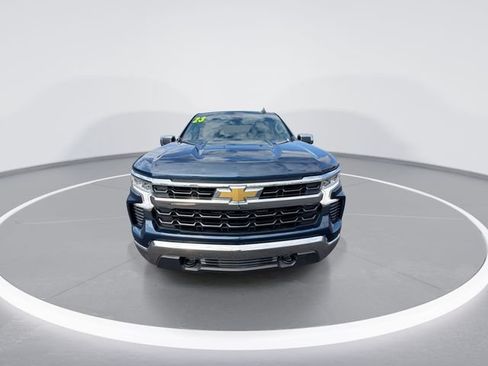Used 2023 Chevrolet Silverado 1500 LT AWD/4WD image 3