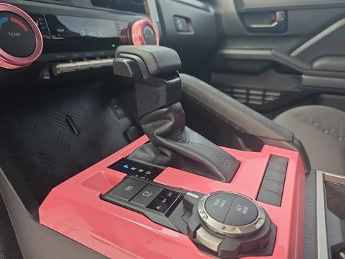 Used 2025 Toyota Tacoma SR5 AWD/4WD image 20