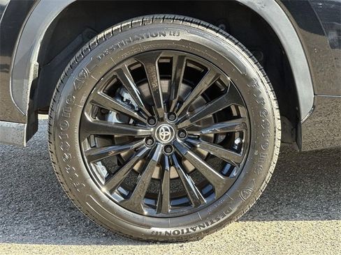 Used 2024 Toyota Highlander XSE image 33