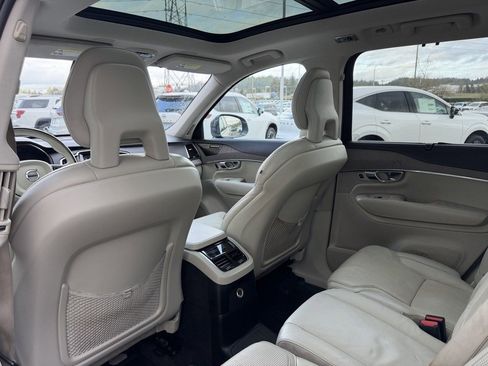 Used 2020 Volvo XC90 T8 Inscription image 32