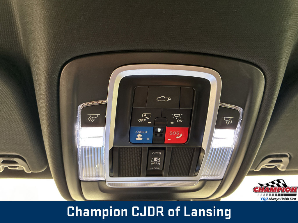 Used 2023 RAM 1500 Laramie AWD/4WD image 29