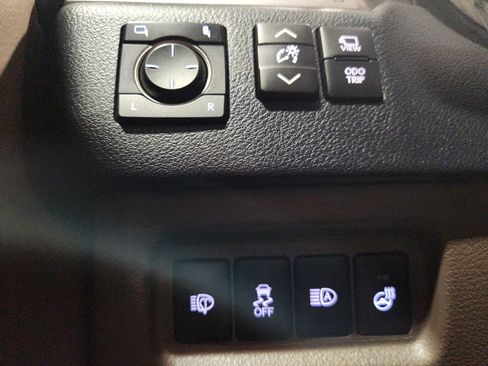 Used 2023 Lexus GX 460 Luxury w/ Accessory Package AWD/4WD image 37