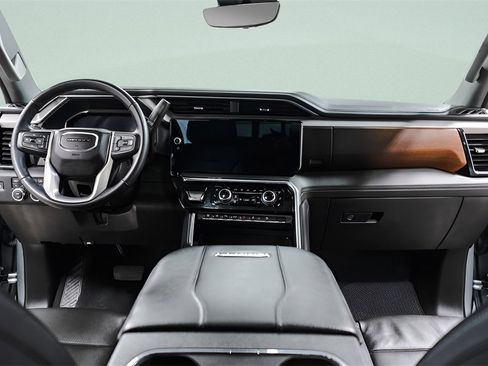 Used 2024 GMC Sierra 2500 Denali w/ Denali Reserve Package image 9