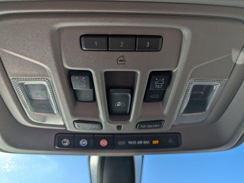 Used 2022 GMC Sierra 1500 Denali w/ Denali Premium Package image 23