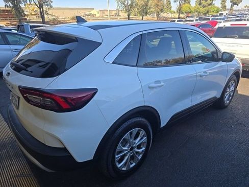 Used 2023 Ford Escape Active FWD image 2