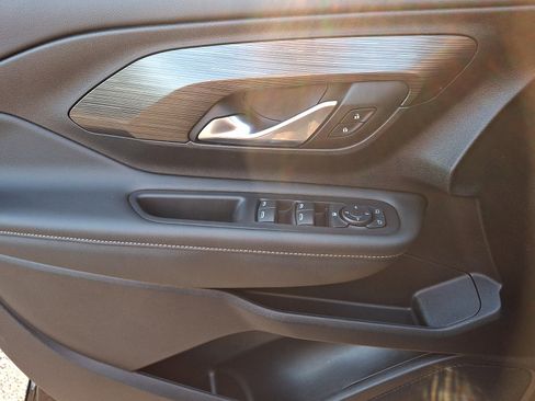 Certified 2024 GMC Terrain SLE FWD image 13
