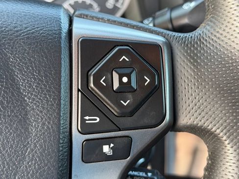 Used 2017 Toyota Tacoma SR5 w/ Tow Package AWD/4WD image 27