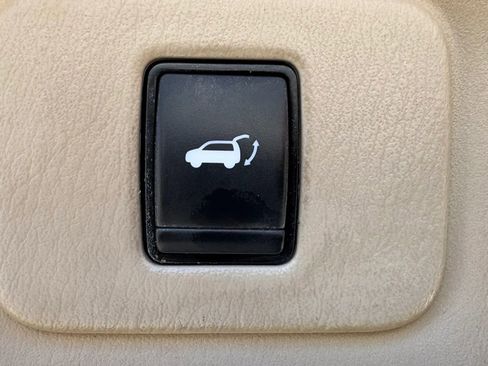 Used 2018 Nissan Pathfinder Platinum FWD image 27