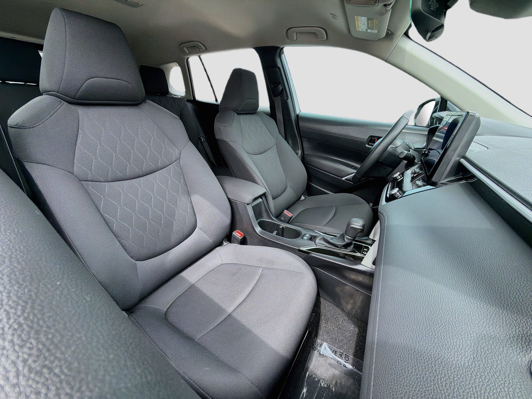 Used 2025 Toyota Corolla Cross LE FWD image 14