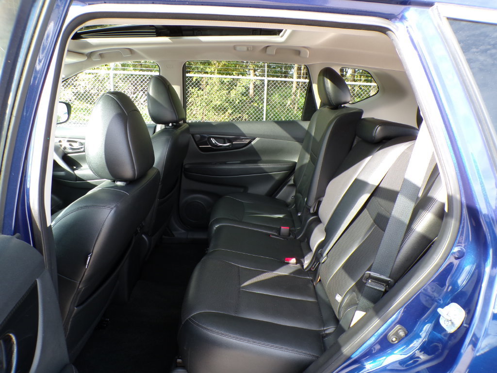 Used 2017 Nissan Rogue SL w/ SL Premium Package AWD/4WD image 19