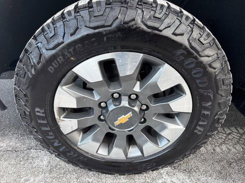 Used 2022 Chevrolet Silverado 3500 High Country image 11