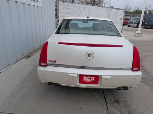 Used 2008 Cadillac DTS w/ Sun And Sound Package image 16