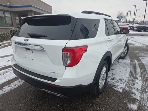 Certified 2022 Ford Explorer XLT w/ Equipment Group 202A image 25
