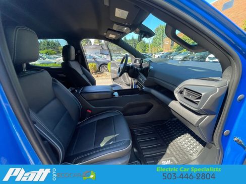 Used 2025 Chevrolet Silverado EV LT AWD/4WD image 47
