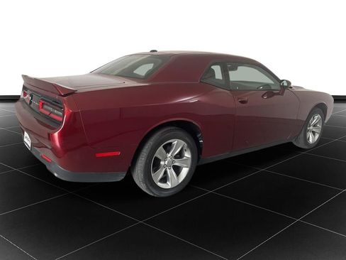 Used 2021 Dodge Challenger SXT w/ Driver Convenience Group RWD image 4