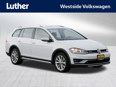 Used 2019 Volkswagen Golf Alltrack SE image 1