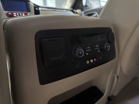 Used 2015 GMC Yukon XL Denali w/ Premium Package AWD/4WD image 17