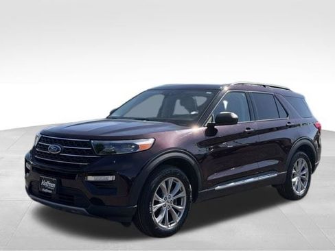 Used 2023 Ford Explorer XLT w/ Equipment Group 202A AWD/4WD image 3
