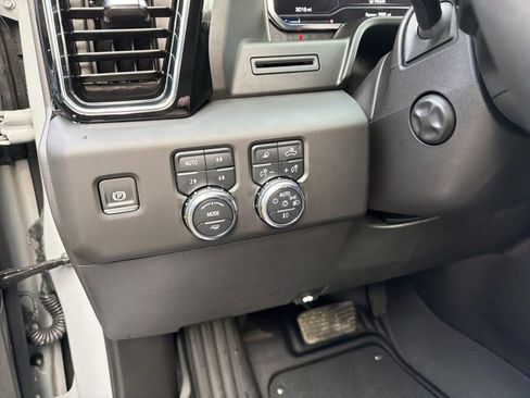 Used 2025 GMC Sierra 1500 Denali AWD/4WD image 18