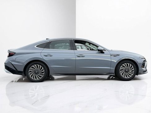 Certified 2025 Hyundai Sonata SEL image 2