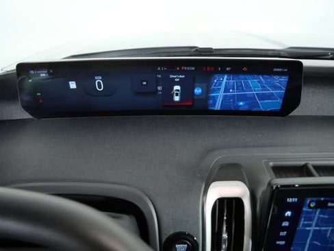 Certified 2025 Ford Expedition Active AWD/4WD image 19