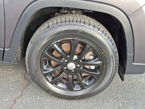 Certified 2020 Jeep Cherokee Latitude Lux w/ Quick Order Package 26H Lux image 9