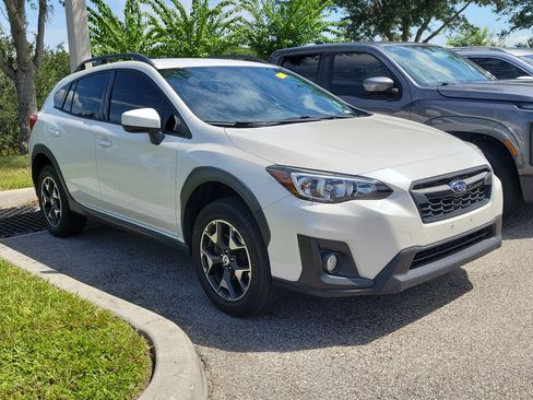 Used 2018 Subaru Crosstrek 2.0i Premium AWD/4WD image 2