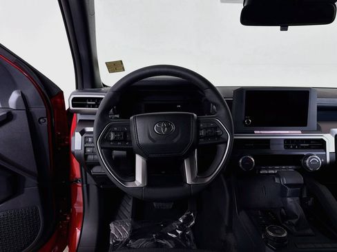 New 2026 Toyota 4Runner SR5 AWD/4WD image 18